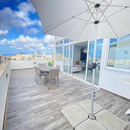 Penthouse "Maltese Scent" Apartment Mellieha Bagian luar foto
