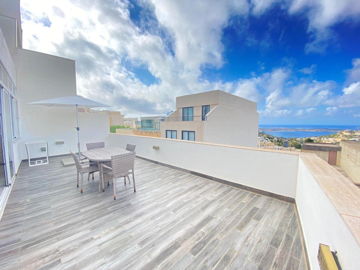 Penthouse "Maltese Scent" Apartment Mellieha Bagian luar foto